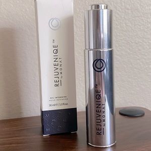 NEW Rejuveniqe oil treatment by Monat